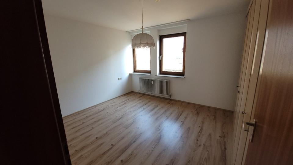 Etagenwohnung Sindelfingen - 3.5 Zimmer, 80 m&sup2;, 379.000&euro; | Angebot:25297985