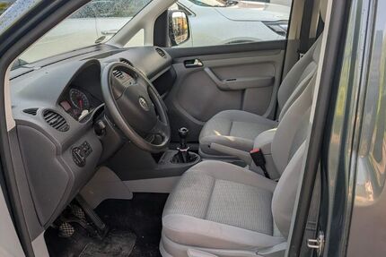 VW Caddy 134.000 km 4.400 &euro; Untergruppenbach 74199
