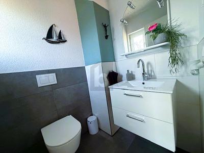 LÄNDLICHES WOHNEN MIT VIEL LICHT UND FREIHEIT - Zweifamilienhaus Neckarwestheim | Angebot:25929123