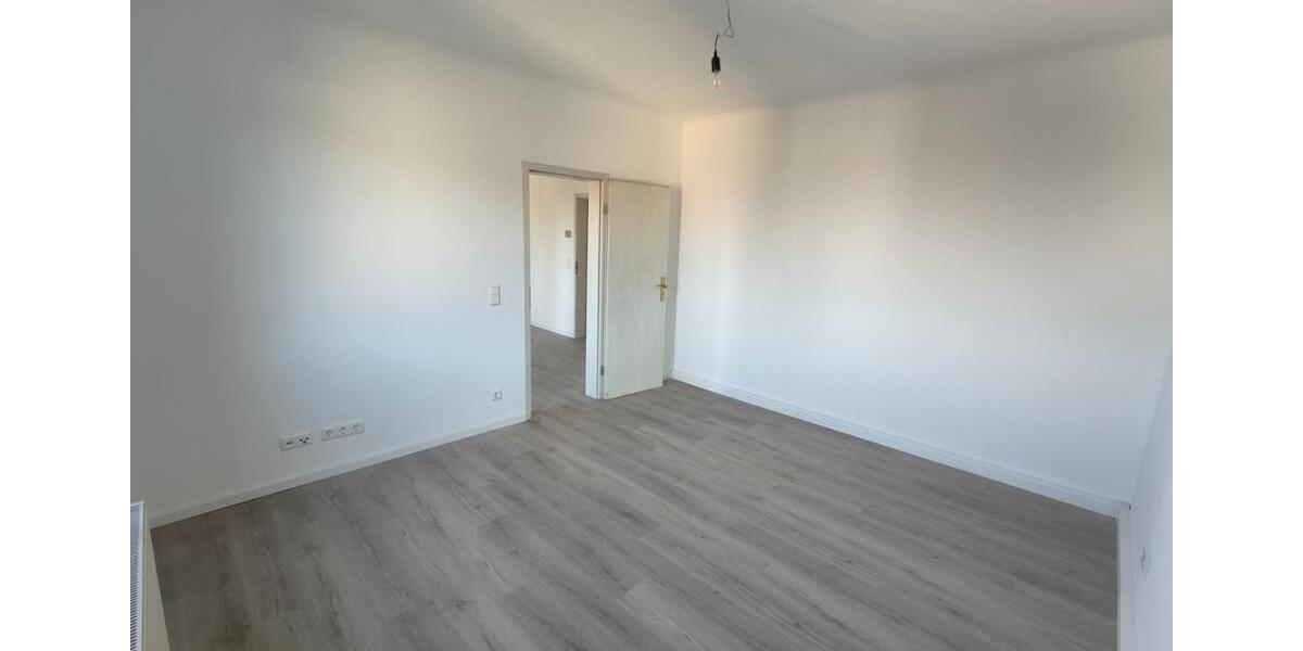 Dachgeschoßwohnung Stuttgart Bad Cannstatt - 3 Zimmer, 63 m&sup2;, 1.050&euro; | Angebot:24803392
