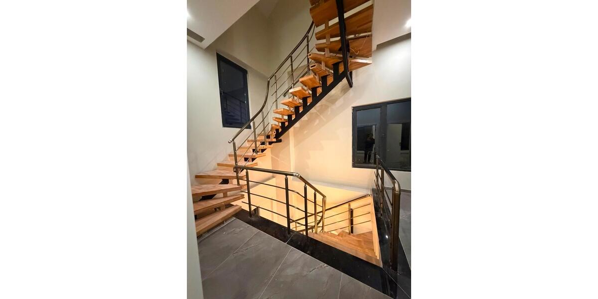Villa Stuttgart Stuttgart-Mitte - 4 Zimmer, 185 m&sup2;, 320.000&euro; | Angebot:27097928
