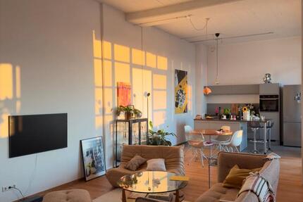 Wohnung Kornwestheim - 2 Zimmer, 114 m&sup2;, 2.200&euro; | Angebot:26038460