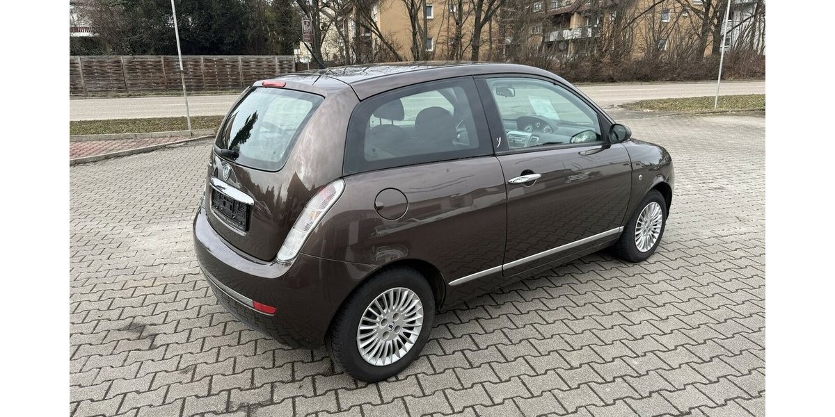 Lancia Ypsilon Oro 1,4 8V*orig.97tkm,Klima, 8 fach* 97.000 km 2.850 &euro; Schorndorf 73614