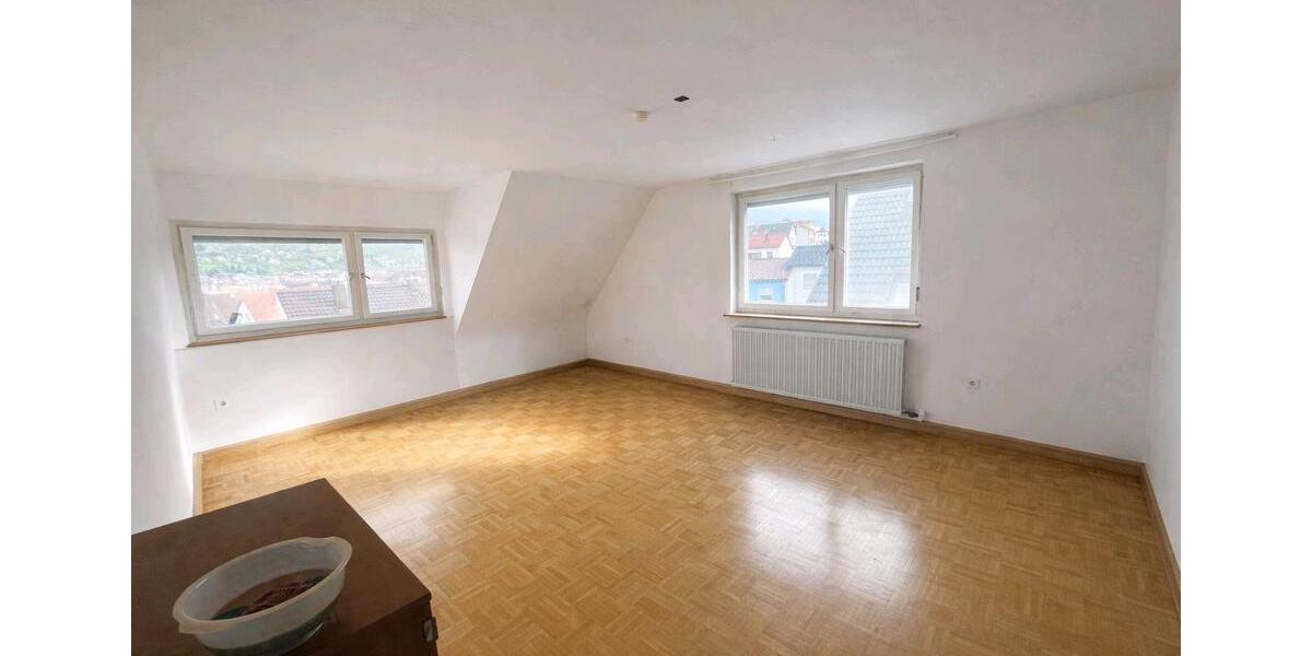 Dachgeschoßwohnung Oberstenfeld - 3 Zimmer, 72 m&sup2;, 1.000&euro; | Angebot:25781832