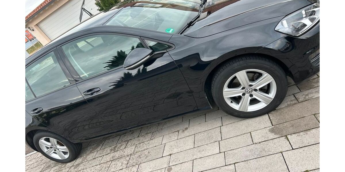 VW Golf 105.000 km 8.600 &euro; Altdorf 72655