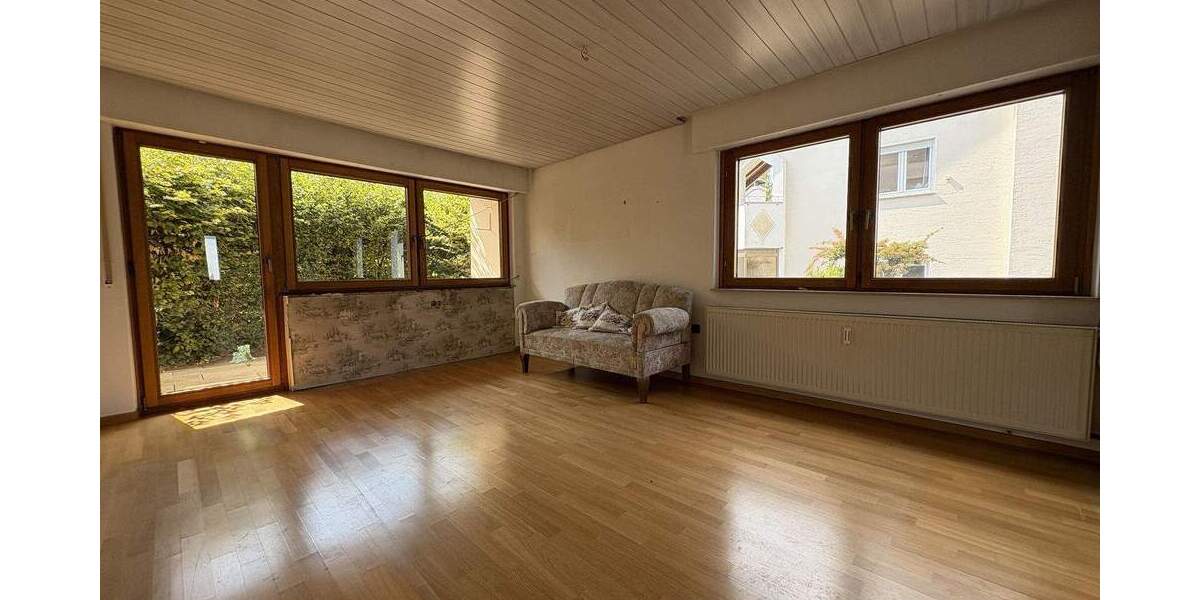 Mehrfamilienhaus, Wohnhaus Steinenbronn - 8 Zimmer, 155 m&sup2;, 690.000&euro; | Angebot:25748771