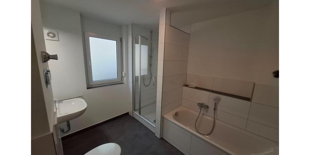 Etagenwohnung Leonberg - 3 Zimmer, 104 m&sup2;, 1.600&euro; | Angebot:25957118