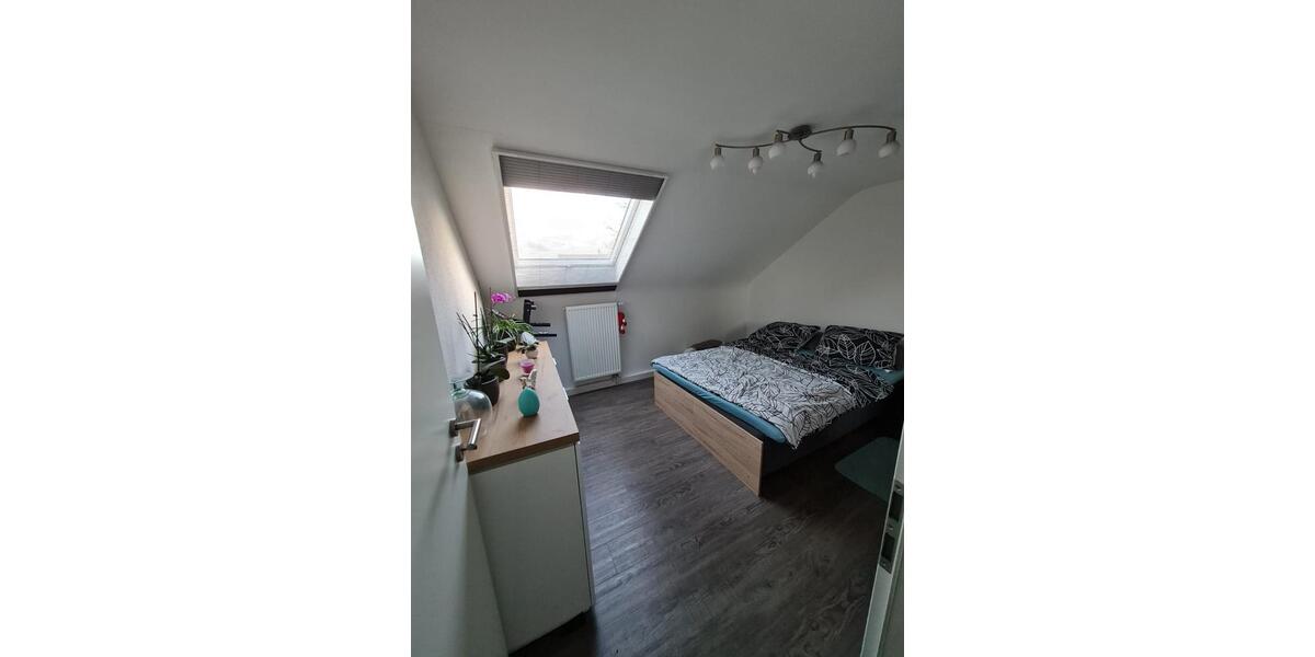 Dachgeschoßwohnung Ditzingen - 3 Zimmer, 87 m&sup2;, 1.150&euro; | Angebot:25312617