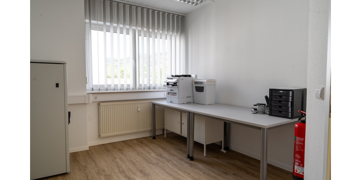 Sieben Räume - Von der Geschäftsleitung bis zum Teamraum – Aufteilung nach Ihrem Bedarf - Gewerbeobjekt Winterbach | Angebot:27531623