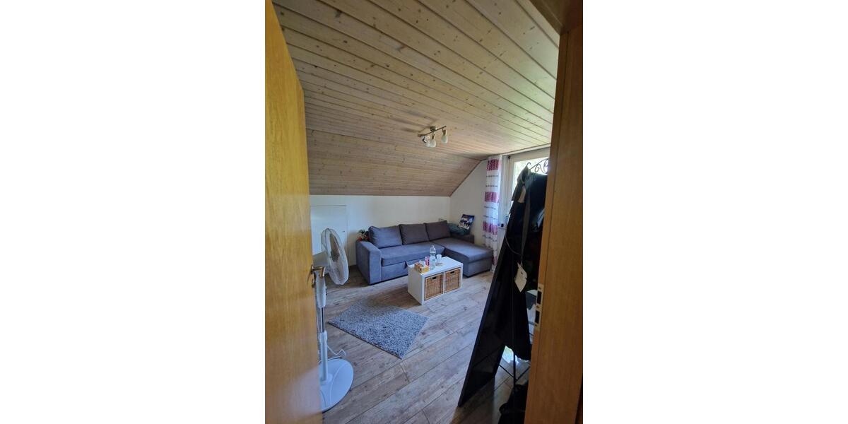 Dachgeschoßwohnung Stuttgart Sillenbuch - 1 Zimmer, 15 m&sup2;, 440&euro; | Angebot:25611436