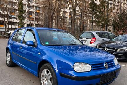 VW Golf 158.450 km 3.300 &euro; Stuttgart 70376