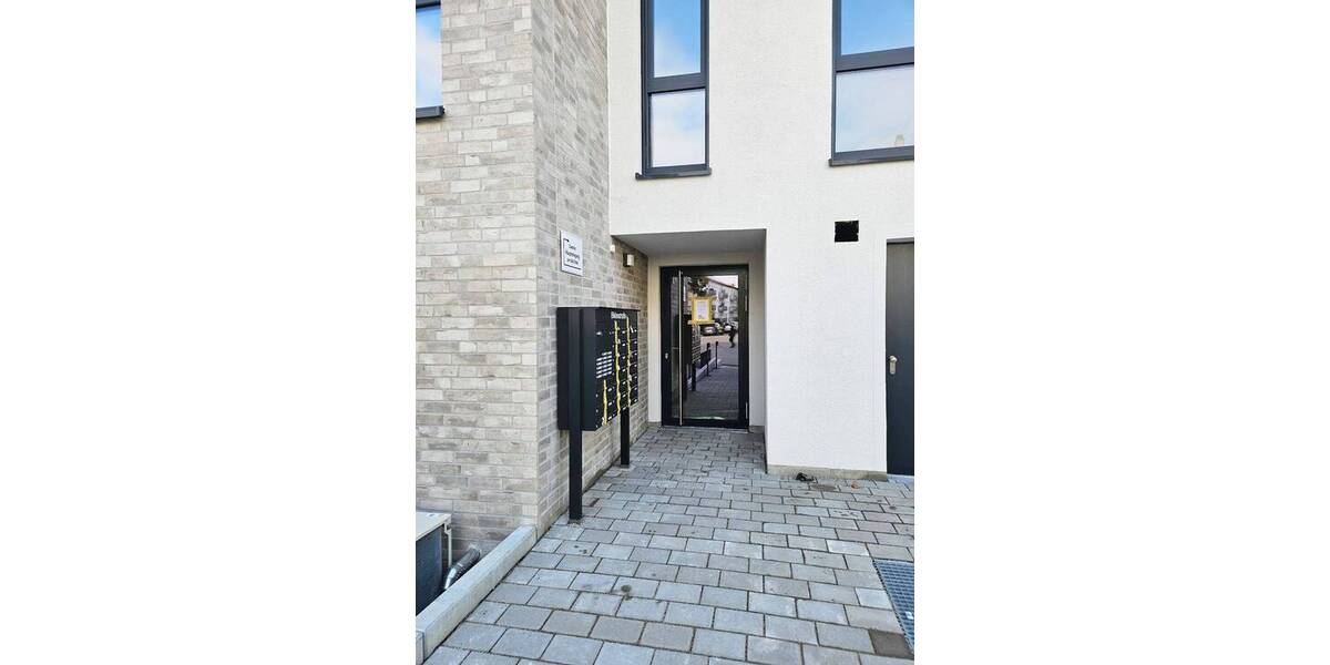 Etagenwohnung Stuttgart Untertürkheim - 3 Zimmer, 118 m&sup2;, 1.990&euro; | Angebot:25672148