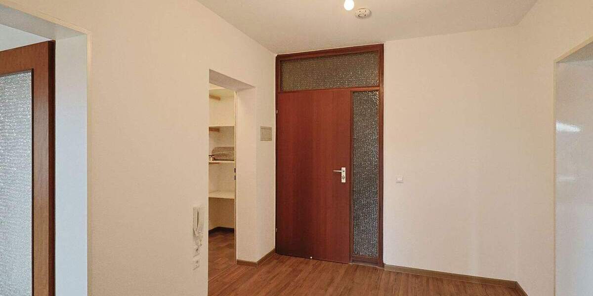 Etagenwohnung Weissach - 3 Zimmer, 95 m&sup2;, 1.100&euro; | Angebot:25682077