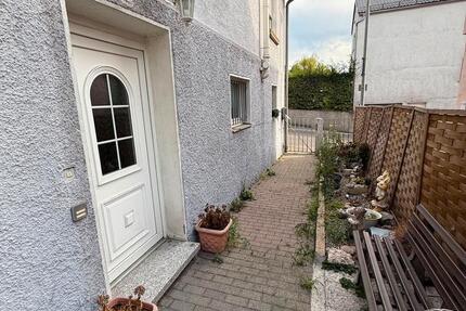 Haus Marbach am Neckar - 7 Zimmer, 165 m&sup2;, 390.000&euro; | Angebot:27076711