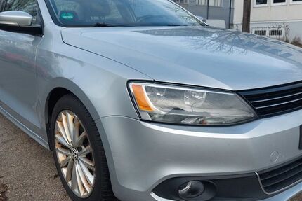 VW Jetta 140.621 km 3.999 &euro; Fellbach 70736