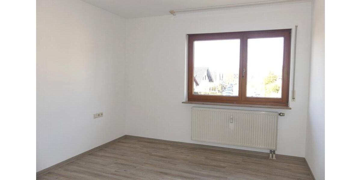 Etagenwohnung Steinheim an der Murr - 3 Zimmer, 76 m&sup2;, 850&euro; | Angebot:25570120