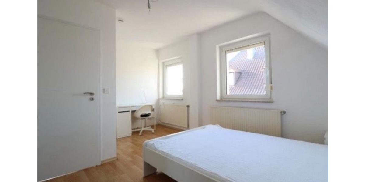 Dachgeschoßwohnung Stuttgart Zuffenhausen - 3 Zimmer, 55 m&sup2;, 550&euro; | Angebot:25304104