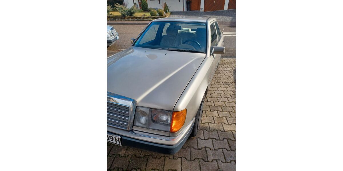 Mercedes-Benz 300 258.120 km 7.600 &euro; Sachsenheim 74343