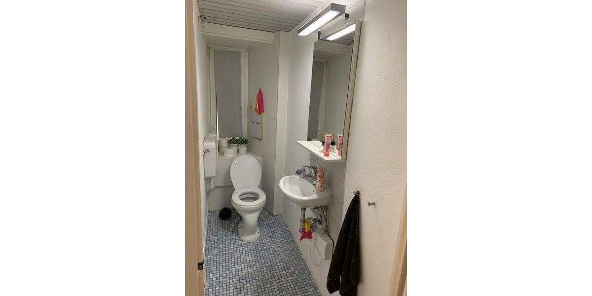 Gewerbeobjekt Stuttgart Süd - 2 Zimmer, 61 m&sup2;, 950&euro; | Angebot:25744679
