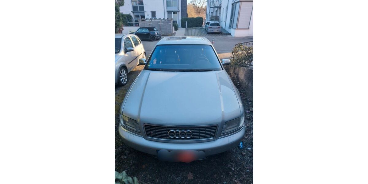 Audi S8 182.000 km 24.600 &euro; Stuttgart 70439