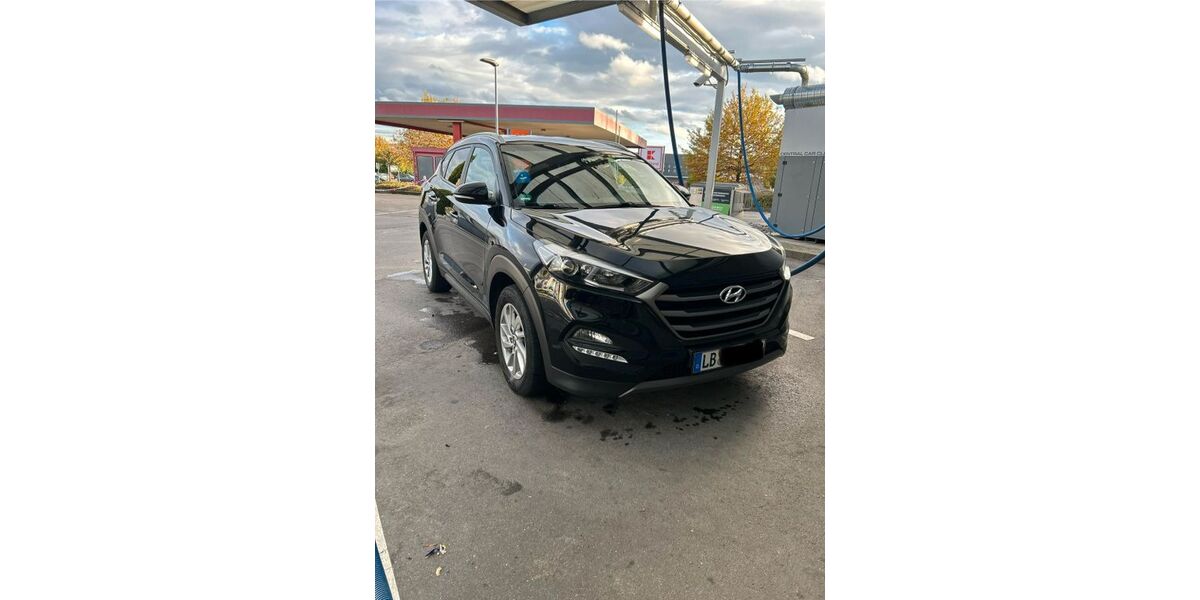 Hyundai TUCSON 271.000 km 8.800 &euro; Marbach am Neckar 71672