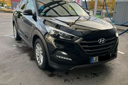 Hyundai TUCSON 271.000 km 8.800 &euro; Marbach am Neckar 71672