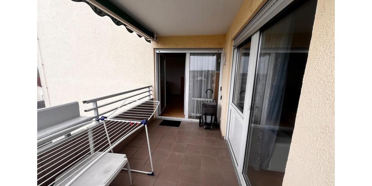 Etagenwohnung Sachsenheim - 2.5 Zimmer, 70 m&sup2;, 1.050&euro; | Angebot:25931289