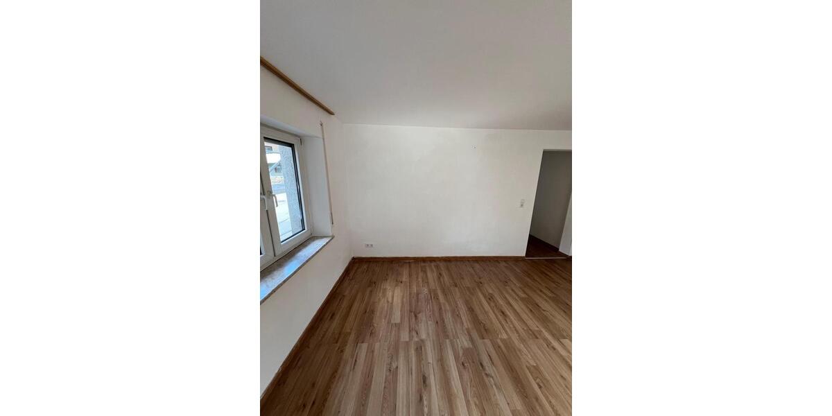 Erdgeschoßwohnung Uhingen - 3 Zimmer, 70 m&sup2;, 850&euro; | Angebot:24618223
