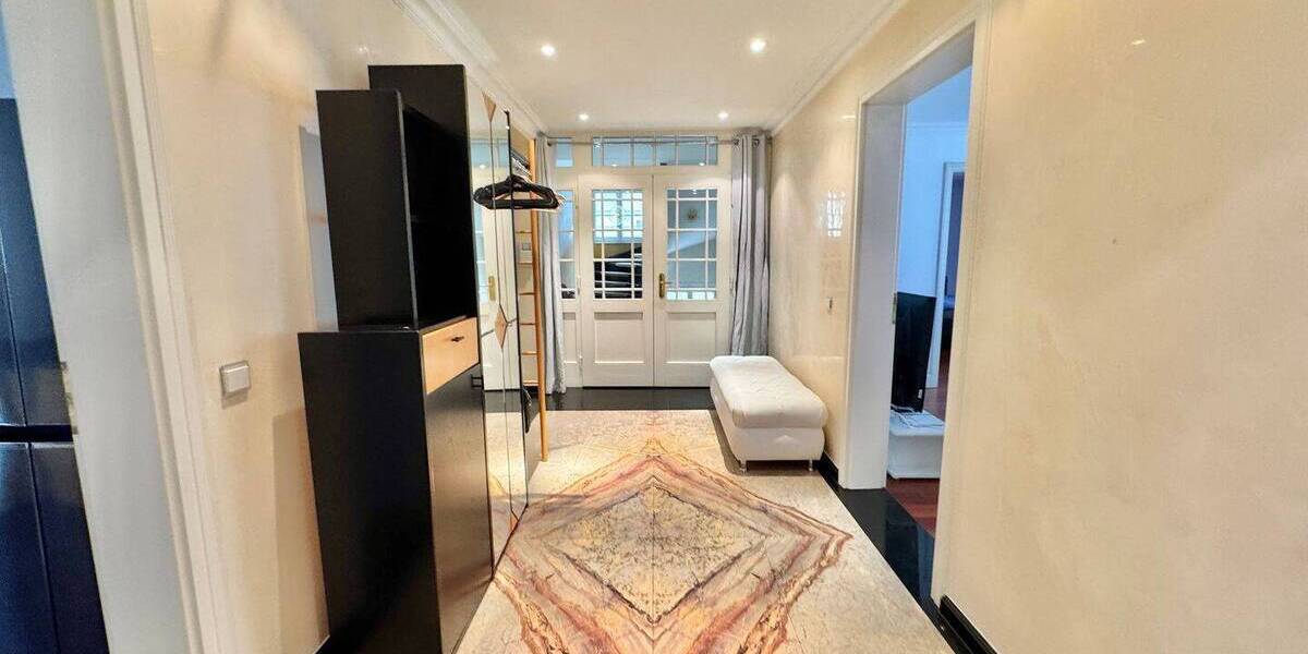 Etagenwohnung Stuttgart Mitte - 5 Zimmer, 130 m&sup2;, 2.700&euro; | Angebot:25704679