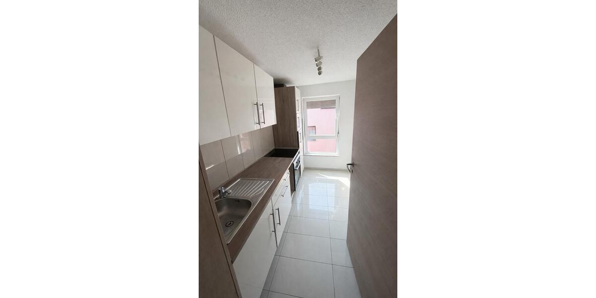 Dachgeschoßwohnung Stuttgart Bad Cannstatt - 4 Zimmer, 80 m&sup2;, 285.000&euro; | Angebot:25286837