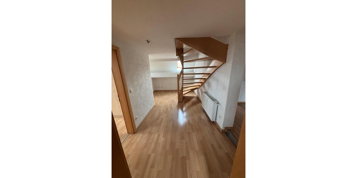 Dachgeschoßwohnung Deizisau - 3.5 Zimmer, 90 m&sup2;, 1.200&euro; | Angebot:25923476