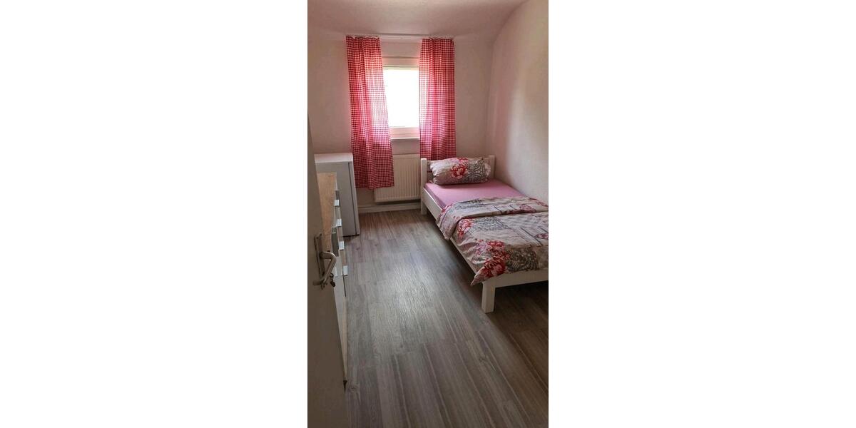 Etagenwohnung Uhingen - 1 Zimmer, 25 m&sup2;, 600&euro; | Angebot:27578306