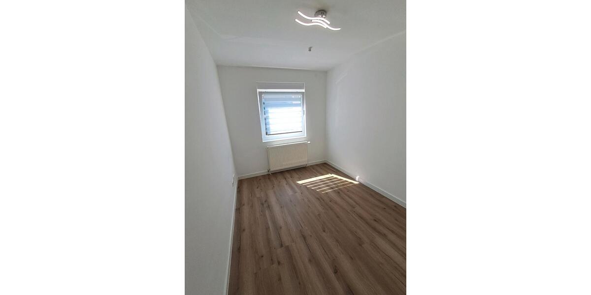 Erdgeschoßwohnung Rutesheim - 4 Zimmer, 100 m&sup2;, 1.490&euro; | Angebot:27574751
