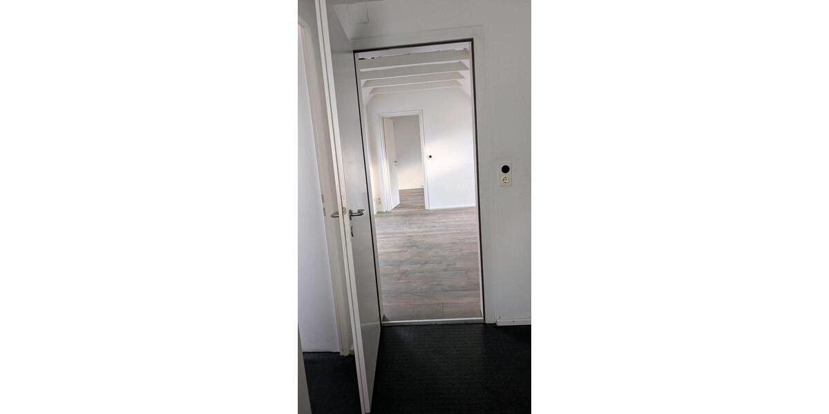 Dachgeschoßwohnung Stuttgart Stuttgart-Nord - 2 Zimmer, 38 m&sup2;, 600&euro; | Angebot:26012940