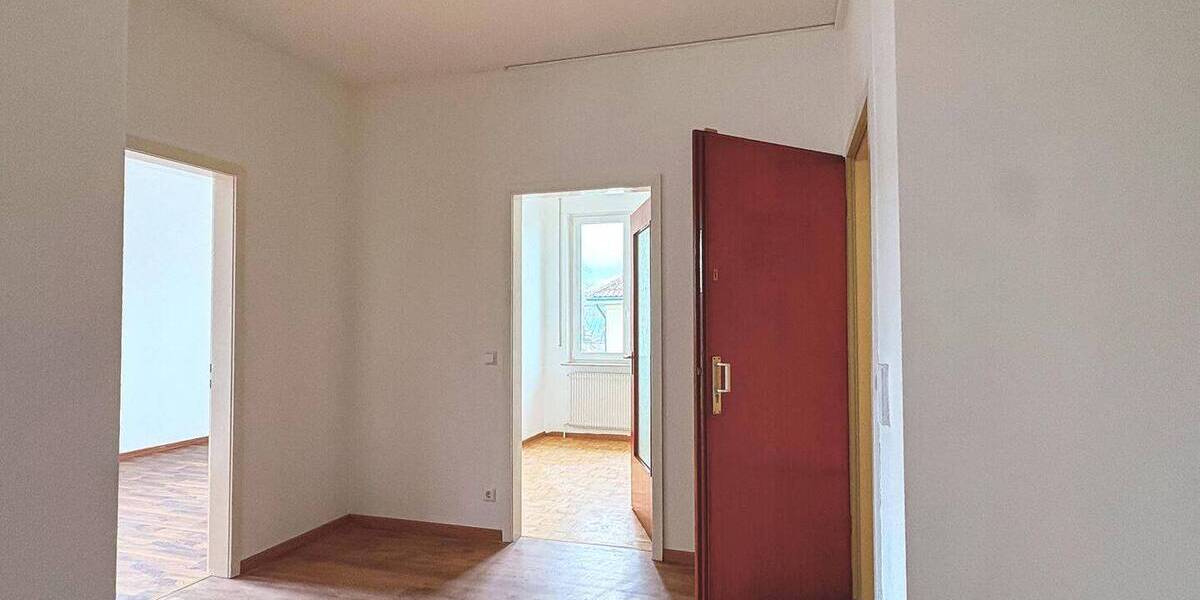 Etagenwohnung Esslingen am Neckar Oberesslingen - 3 Zimmer, 95 m&sup2;, 1.100&euro; | Angebot:26261611