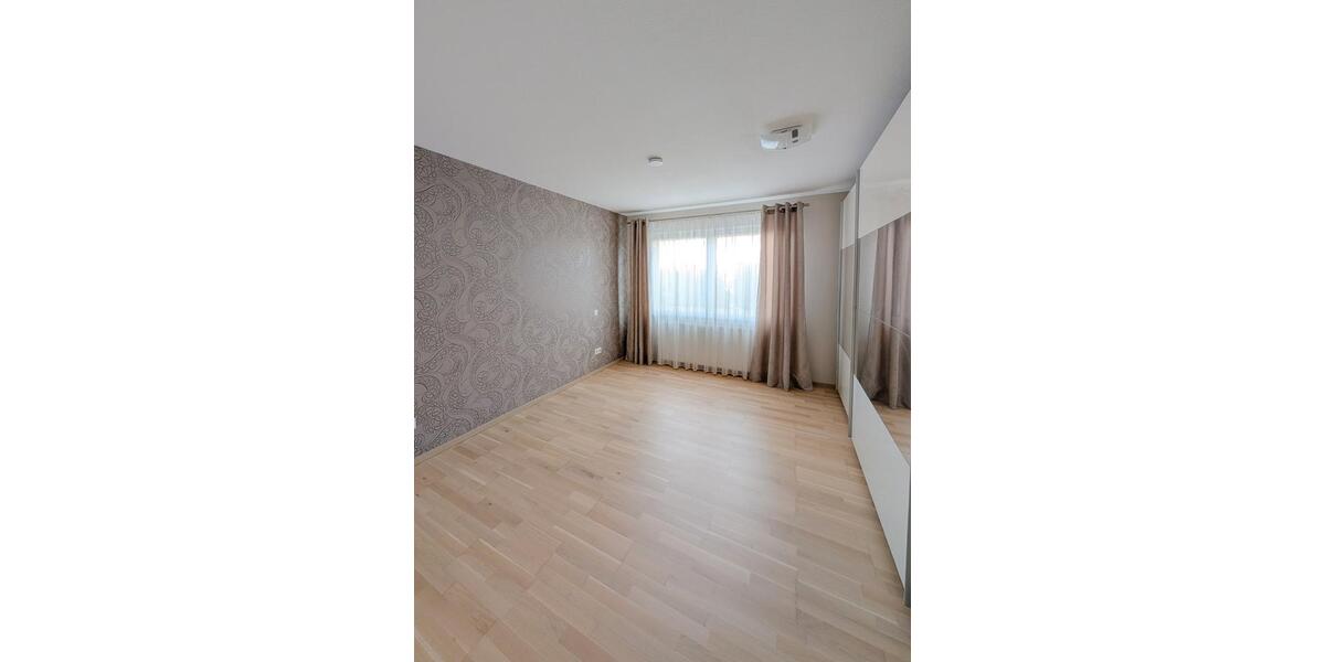 Erdgeschoßwohnung Backnang - 3.5 Zimmer, 93 m&sup2;, 1.350&euro; | Angebot:25994982