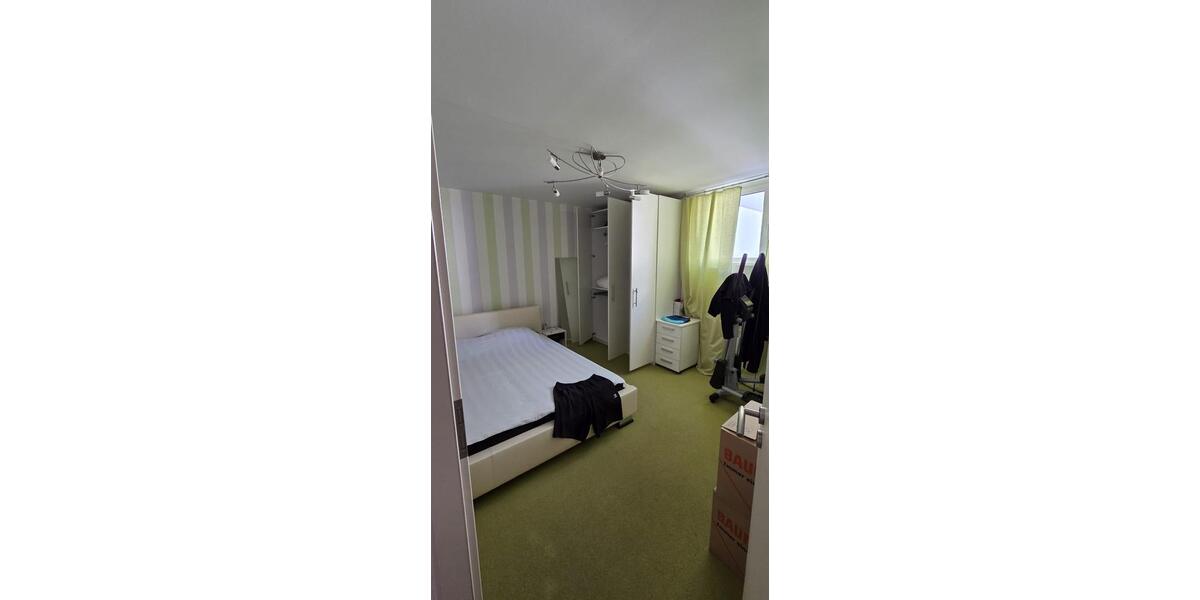 Erdgeschoßwohnung Weinstadt - 6 Zimmer, 135 m&sup2;, 4.500&euro; | Angebot:27583267