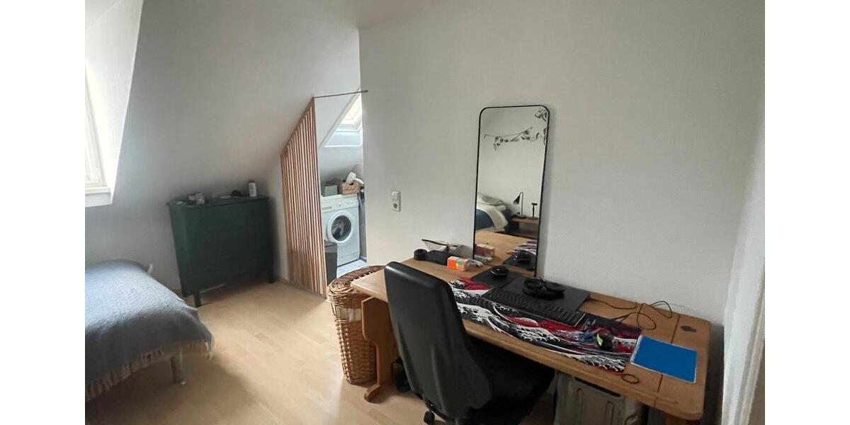 Dachgeschoßwohnung Stuttgart Stuttgart-West - 3 Zimmer, 50 m&sup2;, 1.200&euro; | Angebot:25328104