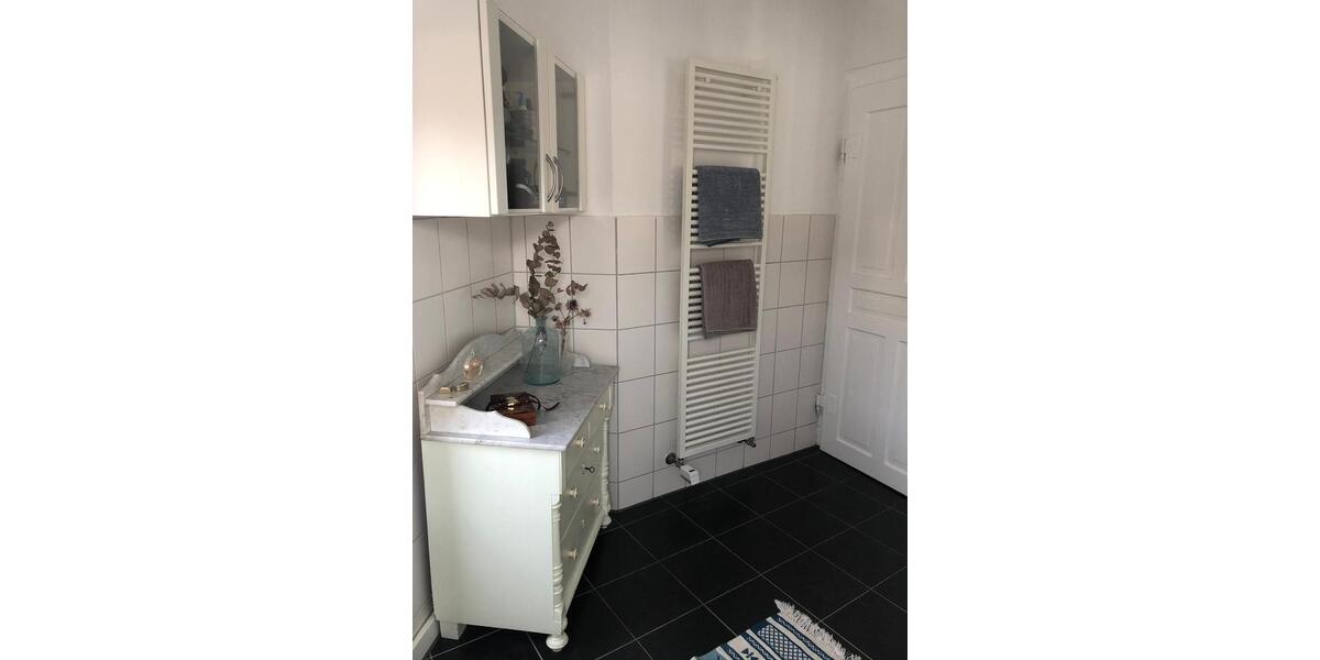 Dachgeschoßwohnung Stuttgart Stuttgart-Süd - 3.5 Zimmer, 91 m&sup2;, 1.450&euro; | Angebot:25363233