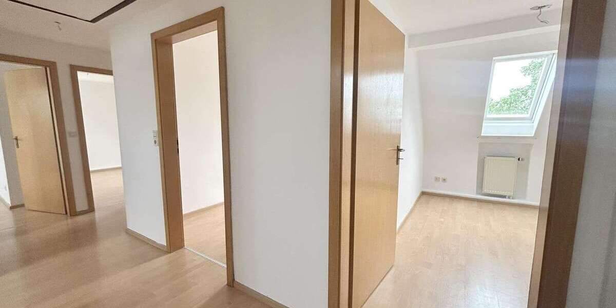 Etagenwohnung Kornwestheim - 5 Zimmer, 85 m&sup2;, 1.120&euro; | Angebot:27033394