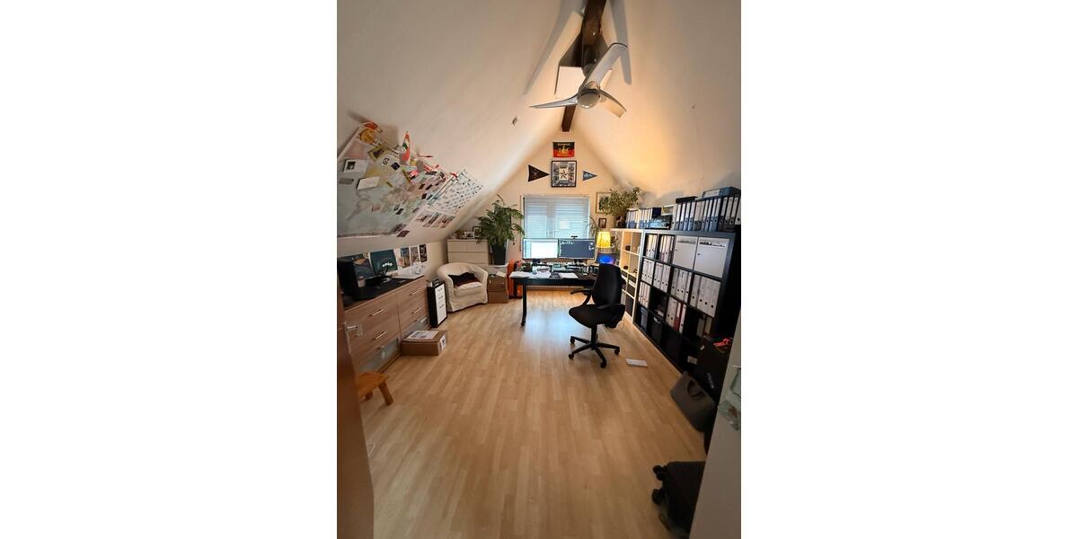 Reihenhaus Wolfschlugen - 6 Zimmer, 145 m&sup2;, 1.800&euro; | Angebot:24715090