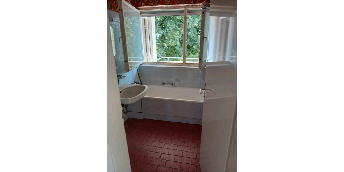 Etagenwohnung Rechberghausen - 4 Zimmer, 108 m&sup2;, 285.000&euro; | Angebot:27092128