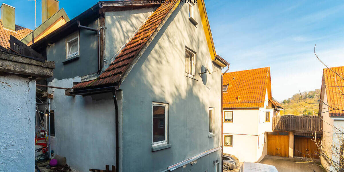 Mehrfamilienhaus, Wohnhaus Hessigheim - 6 Zimmer, 140 m&sup2;, 300.000&euro; | Angebot:25998585