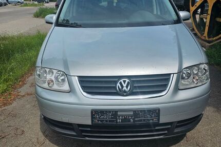 VW Touran 217.500 km 2.950 &euro; Backnang 71522