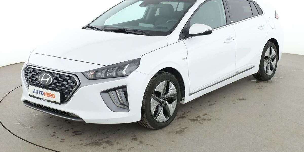 Hyundai IONIQ 74.749 km 15.880 &euro; Stuttgart 70195