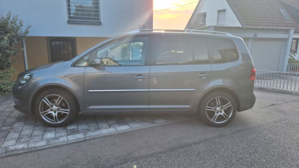 VW Touran 143.000 km 8.999 &euro; Remseck 71686