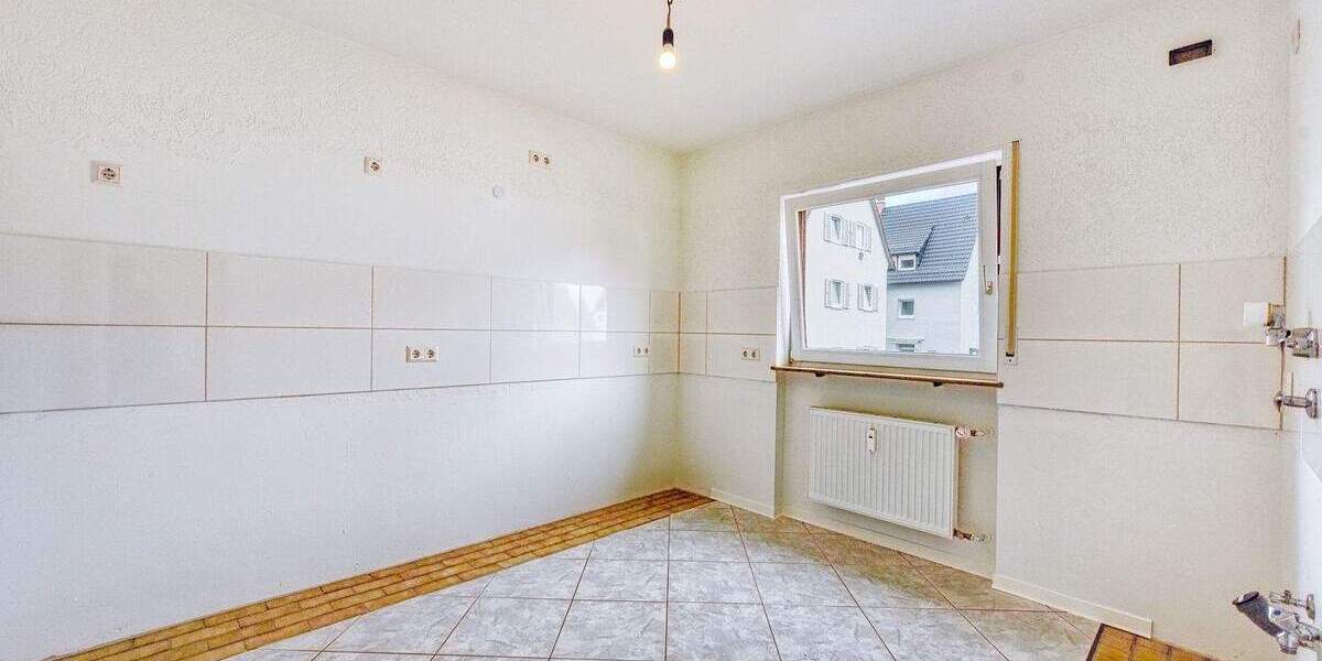 Etagenwohnung Stuttgart Stammheim - 4 Zimmer, 98 m&sup2;, 400.000&euro; | Angebot:25671005