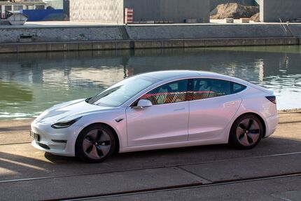 Tesla Model 3 91.682 km 22.900 &euro; Stuttgart 70176