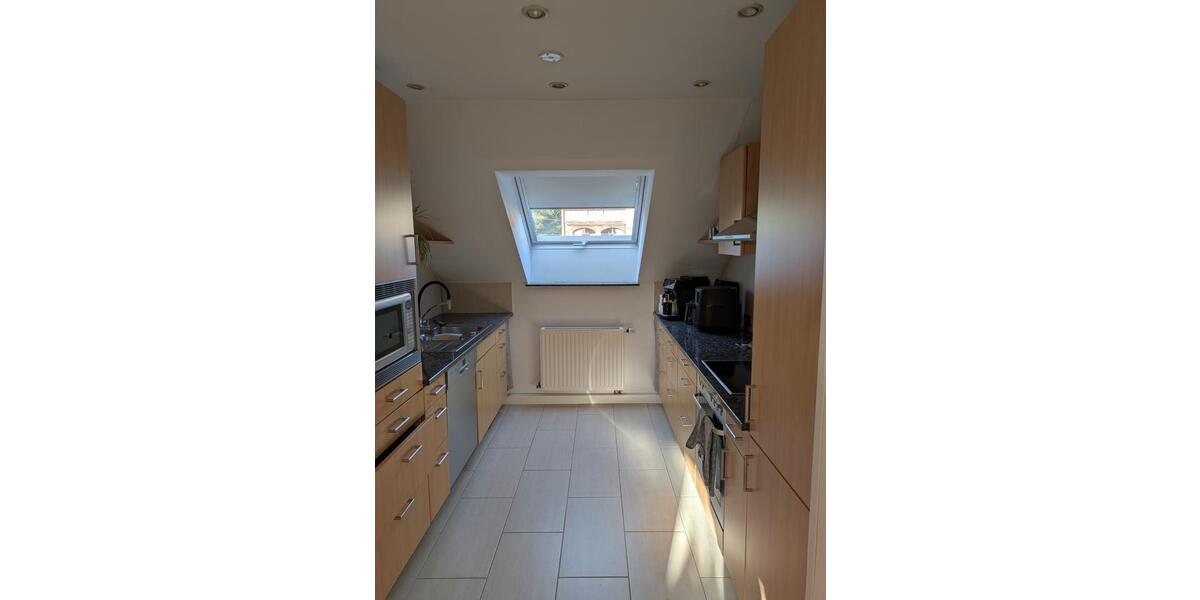 Dachgeschoßwohnung Stuttgart Luginsland - 4.5 Zimmer, 129 m&sup2;, 1.800&euro; | Angebot:25539472