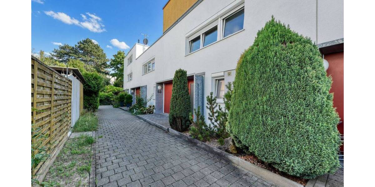 Reihenmittelhaus Stuttgart Zuffenhausen - 4 Zimmer, 119 m&sup2;, 700.000&euro; | Angebot:25670991